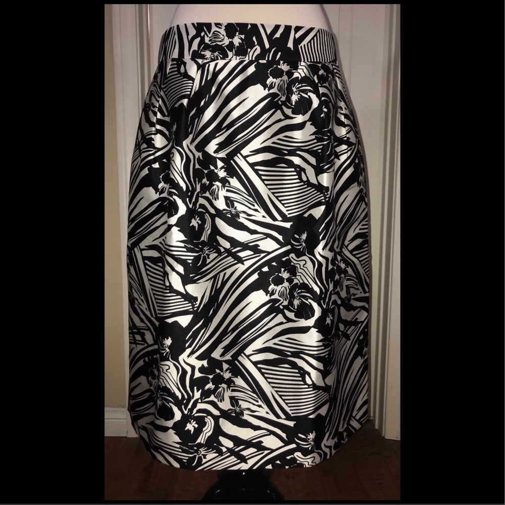 Classiques Entier Skirt Black & White Size 12